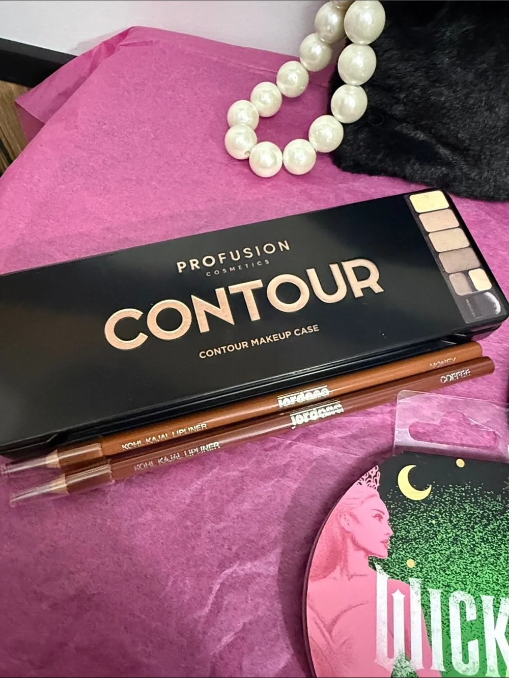 Wicked Eyeshadow Palette & Contour Makeup Set NEW